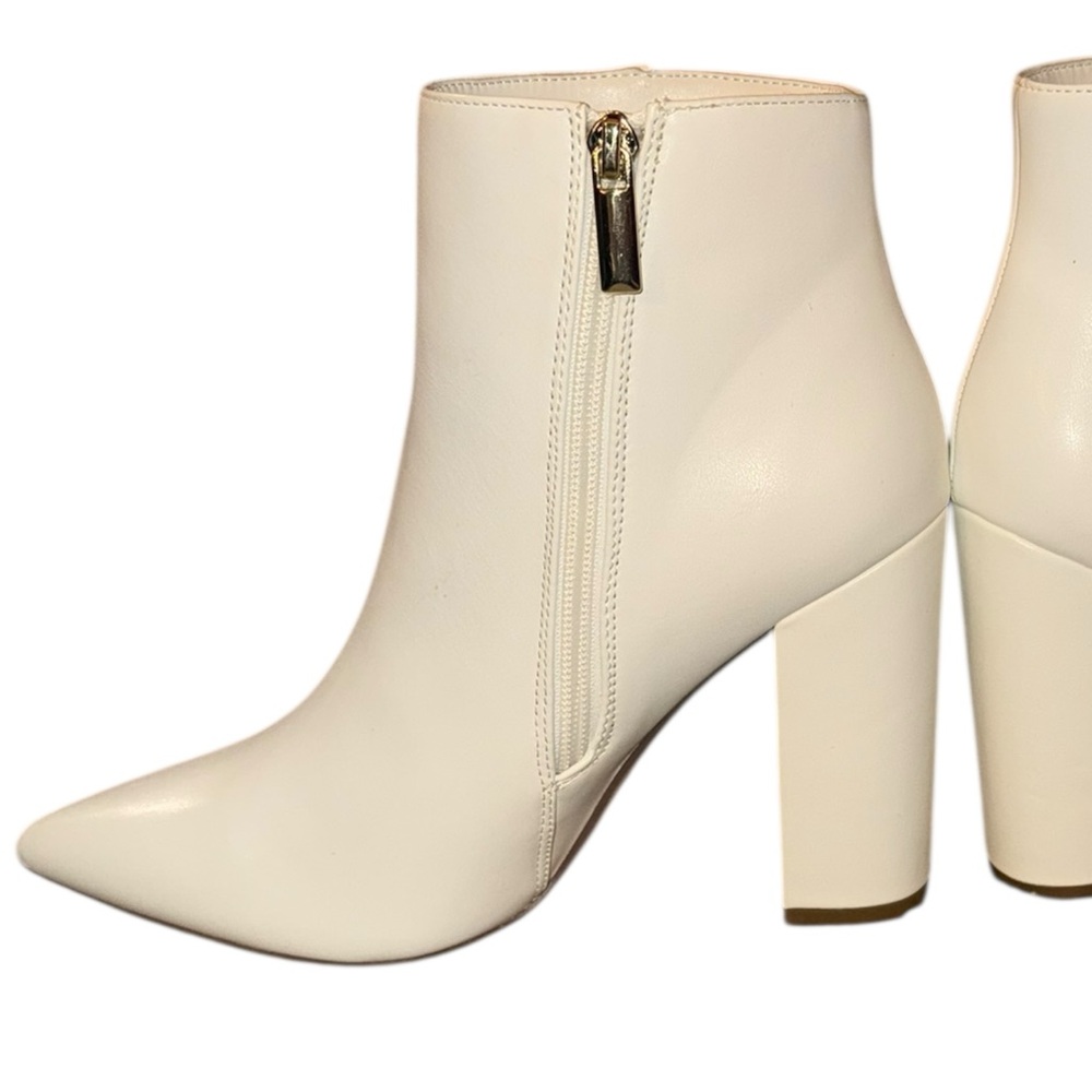 JustFab White Block Heel Ankle Boots | Size 8.5 / EU 39